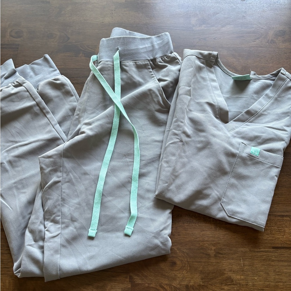 Garde Malade scrubs set